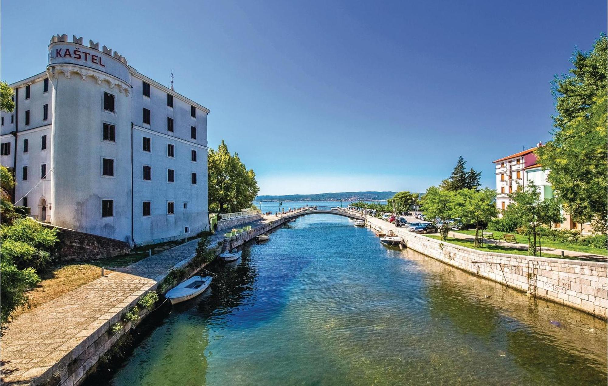 Cozy Apartment In Crikvenica With Kitchen Bagian luar foto